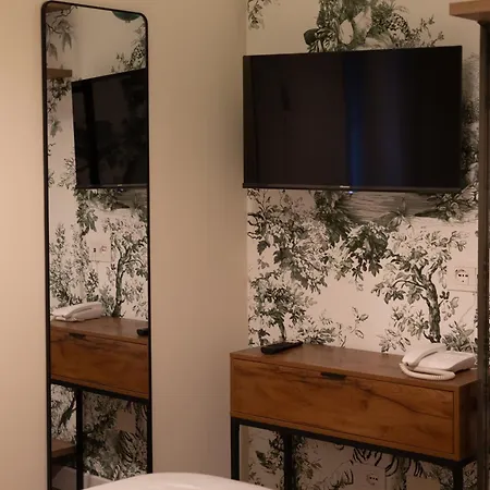 Ugo Hotel
